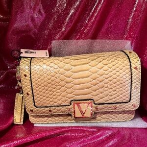 Elegant Beige Designer Shoulder Bag